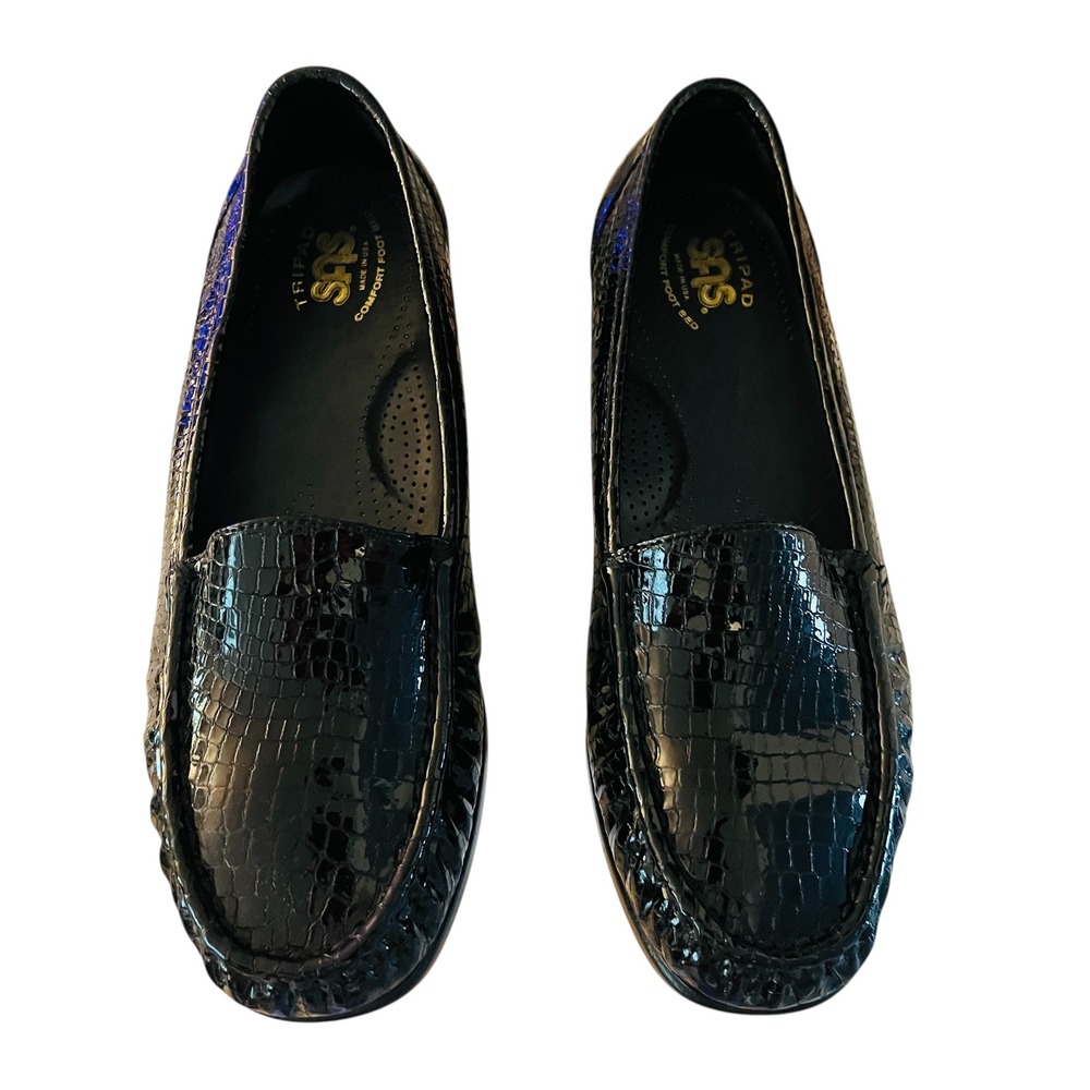 NEW SAS Black Leather Loafers Comfort Slip On Shoes Alligator Print Size 9.5
